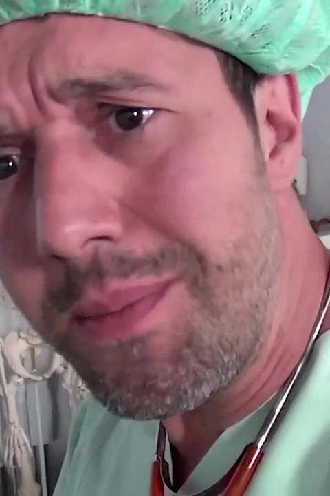 Hastanede amcık kontrolü... Üçlü amcık sikişi