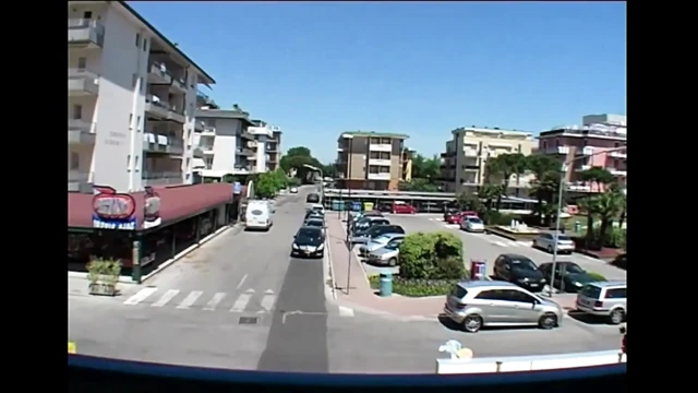 Yaşlı ve genç çok azgın grup seks sikişi