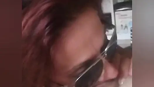 Bu yarağı emmeyi seviyorum