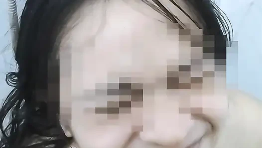 Liseli kız daha iyi not için okulun arkasındaki tuvalette öğretmeninin yarağını emiyor - minokiiko