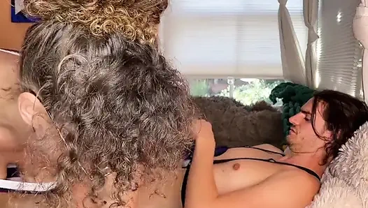 Kamera arkası üvey anne itirafı.. Anal seksten sonra parmaklarını ve yarağını koklamayı seviyor, götten ağza yapıyor ve bu yüzden muc