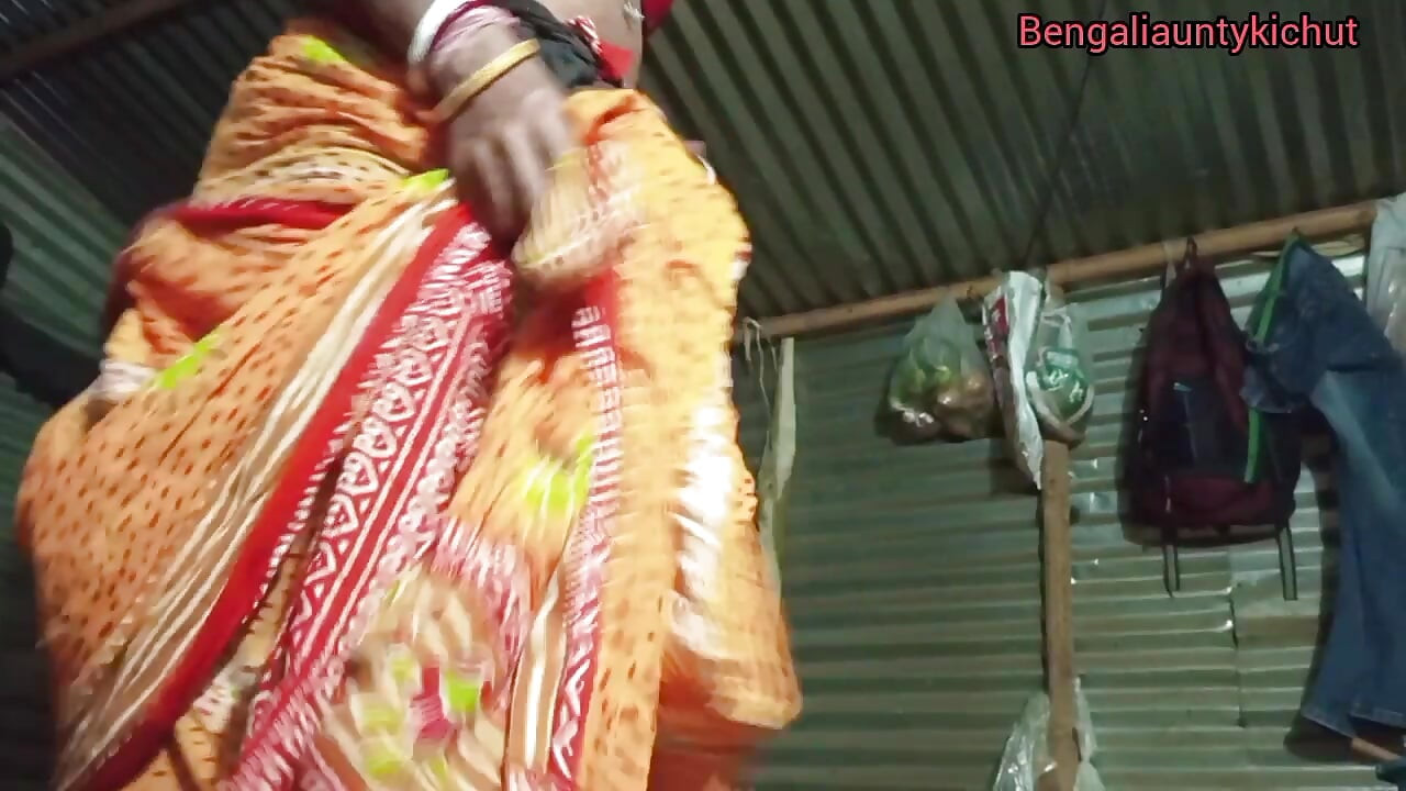 Seksi teyze ki black chut chudai karke night mein romantik ruh hali ho gaya