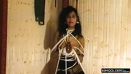 Leidenschaftliche Sauna-Penetration mit geilem Paar