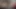 Klasik olgun esmer kanepede parmaklanıyor ve orgazm olmak için yalanıyor