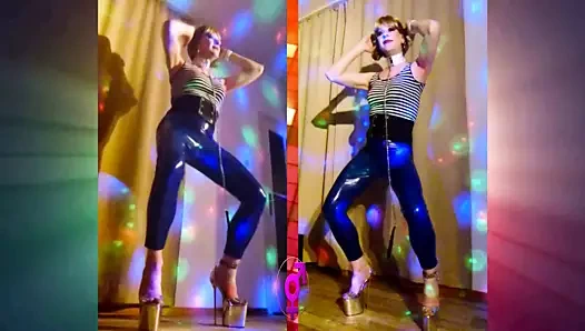 Roxy yükseklerde dans ediyor