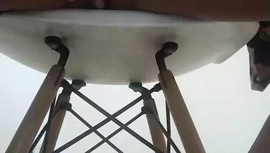 İş yerinde eşimin güzel göğüslerine bakarak otuzbir çekiyorum