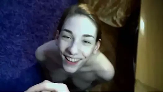 Güzel ateşli esnek sürtük tüm deliklerini sikiyor