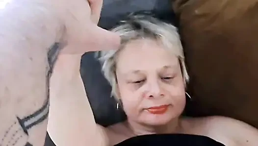 Her Yerde Boşalmayı Seven Bir MILF'in Derlemesi