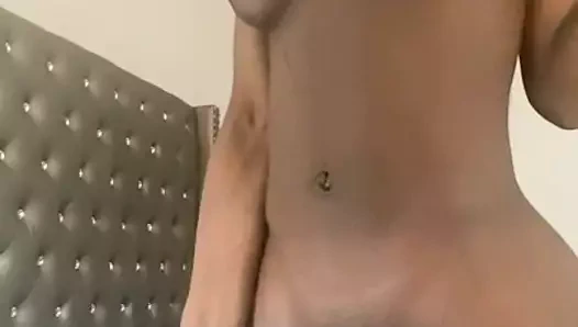 Abanoz tranny oynama ile ona büyük horoz