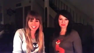 Kızlar lezbiyen öpücüğü