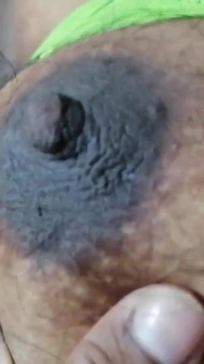 "18+ Asyalı evli kadının yatakta mahsur kalmaktan biraz eğlenceye ihtiyacı var" dan epik an