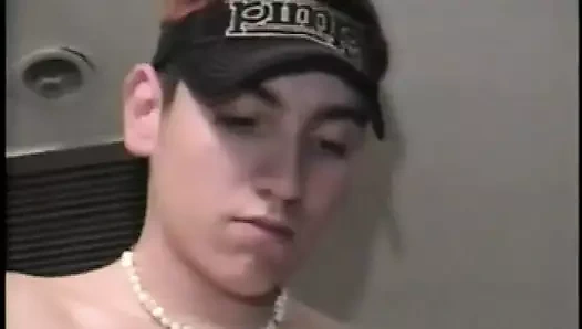 Hawkeye yarağını okşuyor