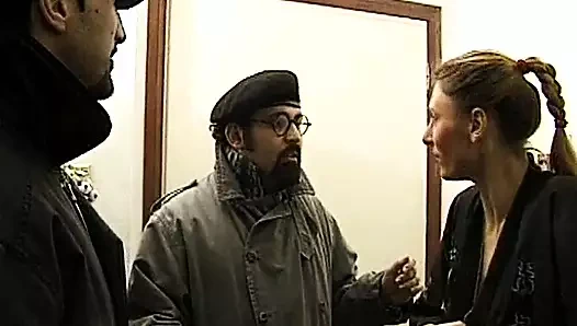 Üçlü seks için bir Slutty ve istekli İtalyan milf sc 3