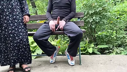 Tombul kayınvalidem beni sokakta prezervatife boşalttı