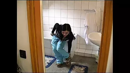 Genç sürtükler sert yarak alıyor! - Bölüm 6