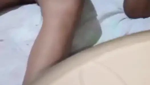 Pinay kocası tarafından oynandı