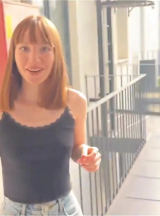 Komşum tuz için geldi ama beni sikmek istedi!! Kate Quinn ve Jimmy Bud