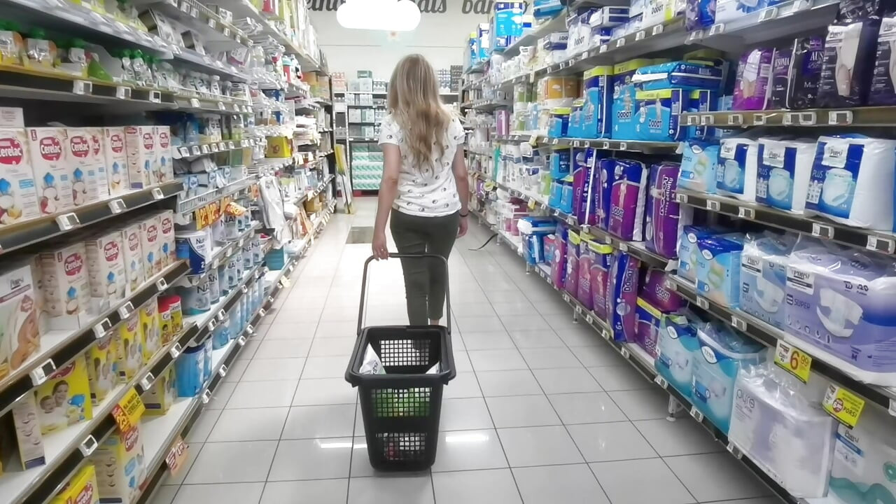 Buttcrack sevgilim beni kasabada takip ediyor