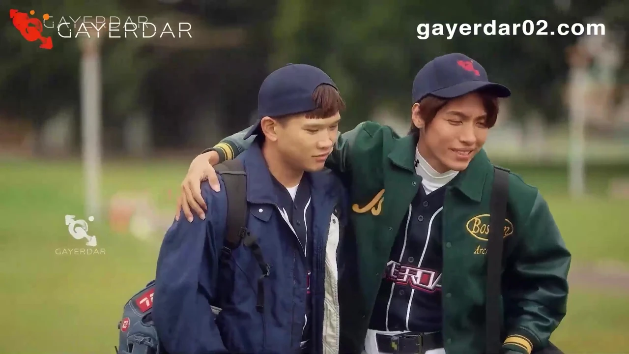 Entrenador y recluta en porno gay de deportistas