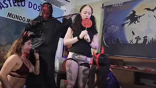 Halloween house party pumping some hot and sexy Brazilian women in cosplay Leave the party to offer their tight pussies