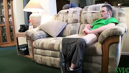 Genç erkek avcısı iri güzel üvey annem mastürbasyon yapmama yardım ediyor