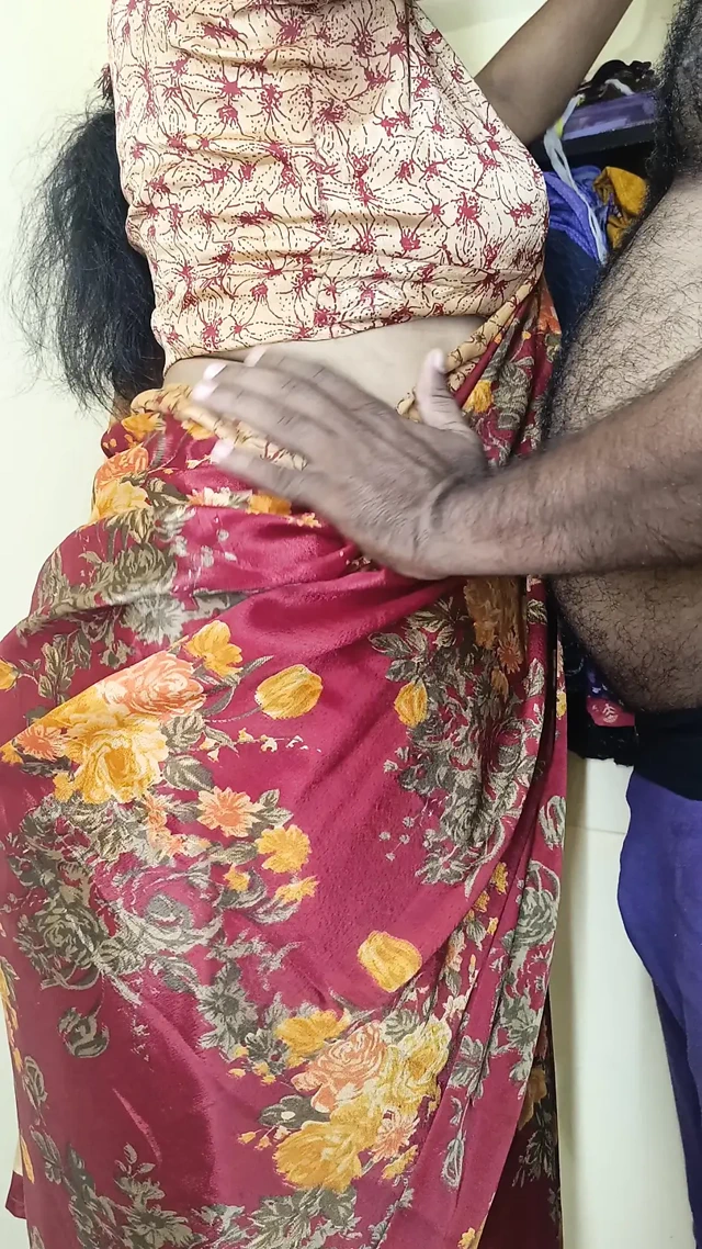 Red color saree cheating Housewife 1