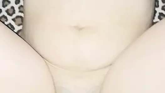 Vecinul a venit sa ma futa