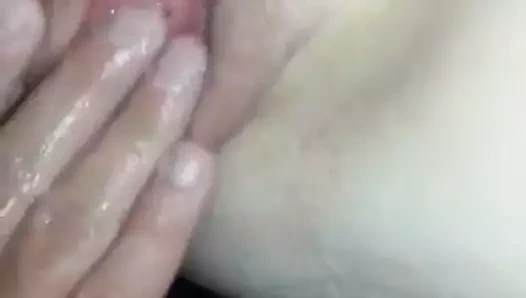 Şaşırtıcı büyük memeler üzerinde bu amatör fışkırtma boşalmak siyah cocu işemek