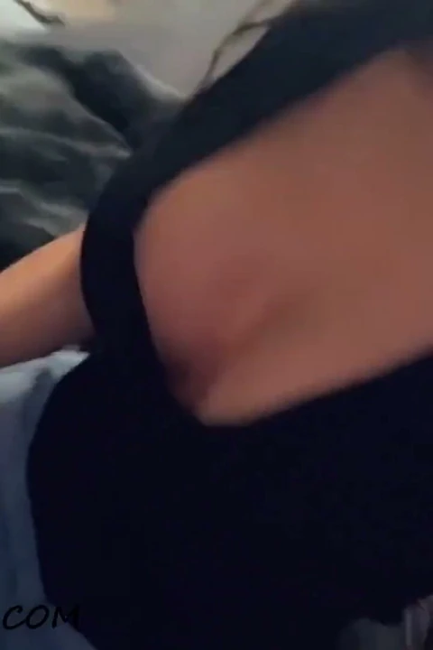 Büyük götlü orta yaşlı seksi kadın Richelle tarafından baştan çıkarılıyor bakış açısı