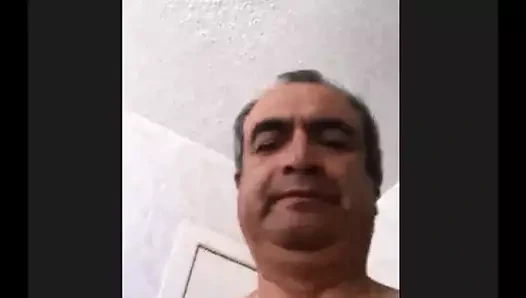 Ekvadorlu dede boşalmak için 31 çekiyor