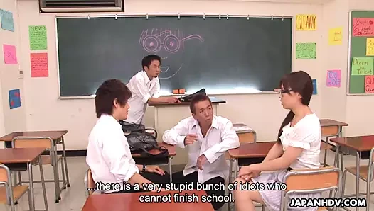 Çekici japon kız öğrenci kirioka azusa gangbanged tarafından h