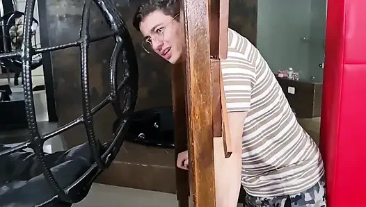 asosyal hayran Tanrıça Kiffa'ı tanıyor