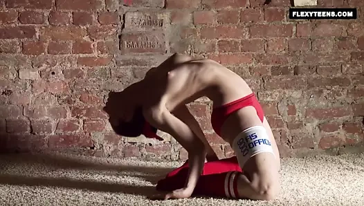 Kıllı genç içinde kırmızı çorap