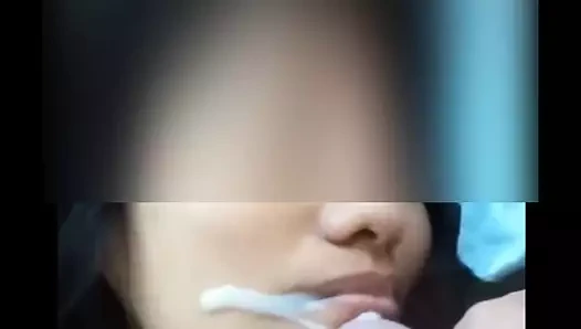 Mandeep yengenin ağzına boşalıyor