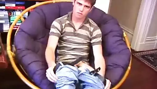 Genç Austin mastürbasyon yapıyor