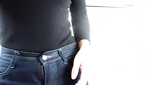 Siyah pantolon mastürbasyonu tam