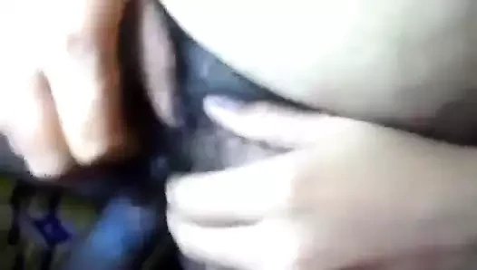 Hintli iri güzel kadın