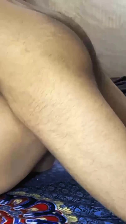 "Sevgililer günü specia -sıska kız arkadaş sevgililer gününde net Hintçe ile 4 saat sikiliyor" dan çarpıcı an