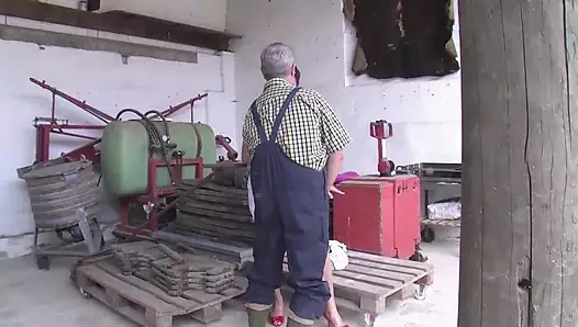 Alman açık havada orta yaşlı seksi kadın