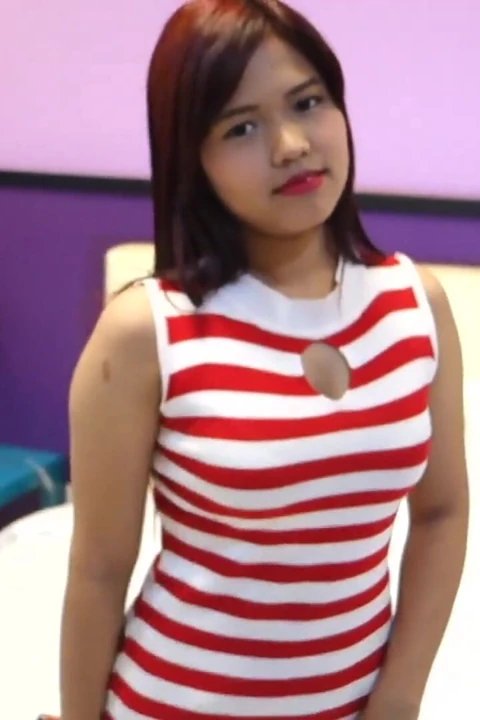 Asiansexdiary dik memeli Asyalı kız döl sızdırıyor