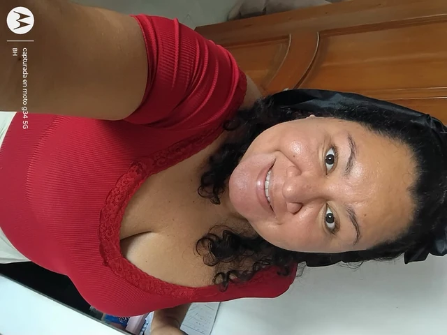 Çok sürtük Alman anne Tina, büyük siyah yarakla sikiliyor ve gırtlağına kadar alıyor adam eski kız tavlama sistemini kullanıyor