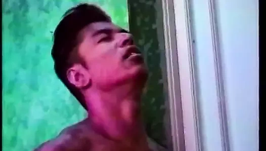 Sıcak kız alır horoz derin içinde ona kedi ve başka sikikleri ona ağız