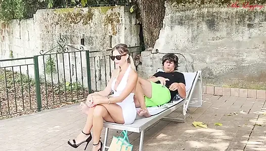Üvey oğlun, üvey annesinin yaz tatillerinde yaptığı maceraları keşfederek kıskanan kurnaz planı