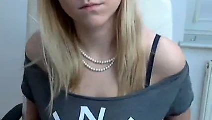 Göğüsleri, en iyi göğüsleri göstermek için sadece 30 numaraya yardım edin