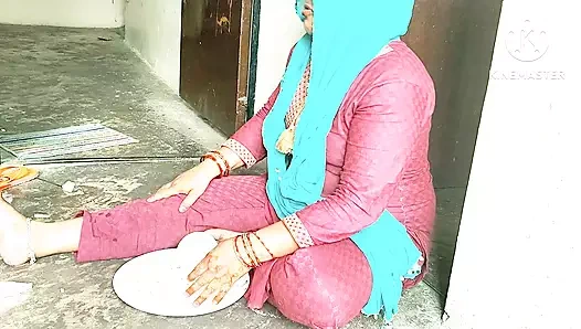 Neighborhood Wali Bhabhi Ki Majhedar Chudai in Hindi Audio