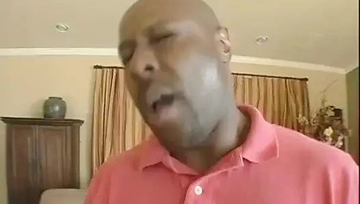 Hamile sürtüğün siyah yarağı var