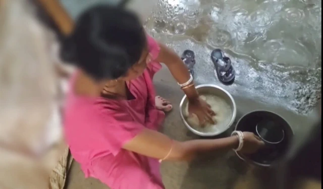 Nomita Bhaudi çıplak ne yaptı?