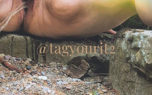 Vahşi doğada işiyor