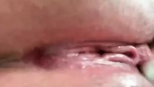 Cubanita kendi başına emiyor