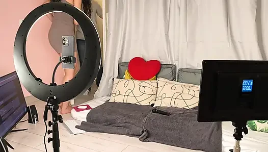 French Camgirl Screams Too Loud Live - Neighbor Joins, Creampie & Squirting